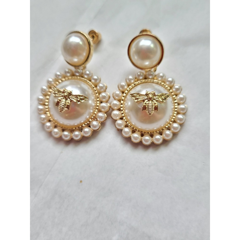 Drop Earrings Women OS Faux Pearl Gold Bee Charm Vintage Style White